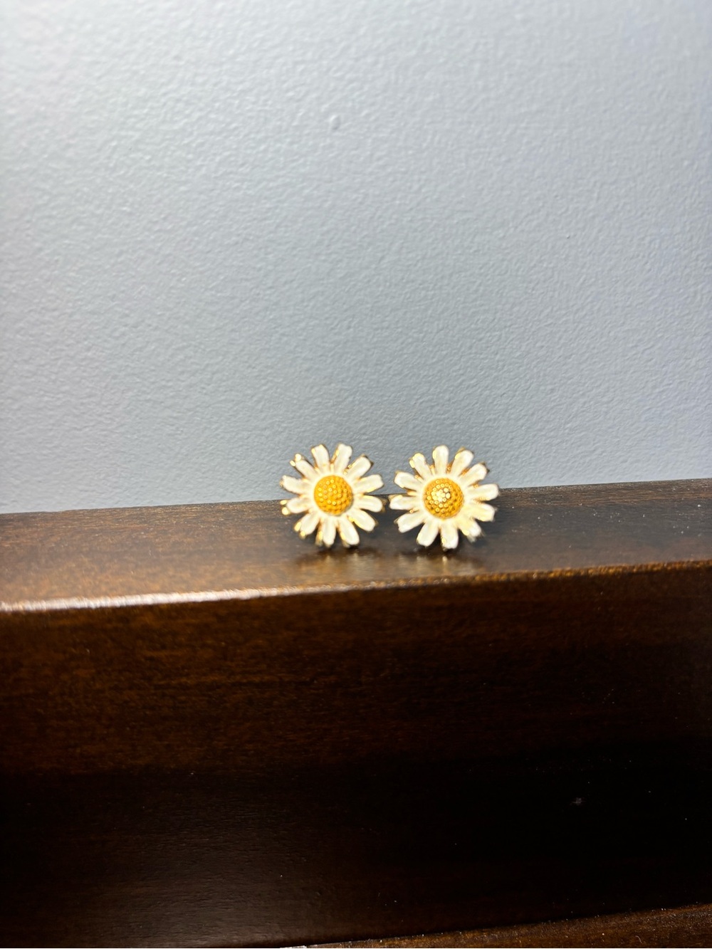 Vintage 1970’s Daisy Post Earrings